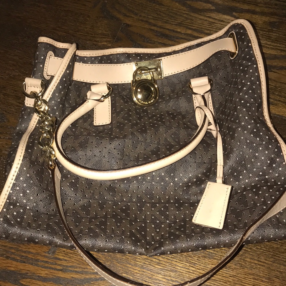 Michael Kors Awesome Lightweight Bag!